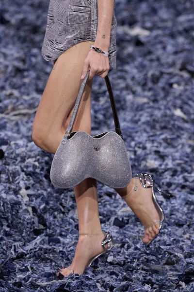 Look 13